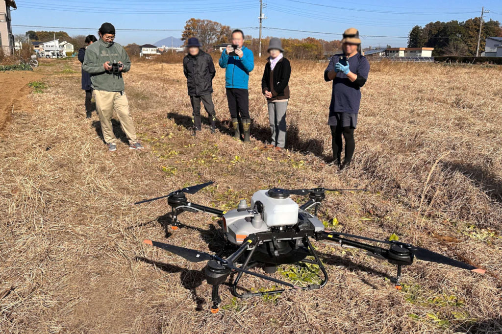 ドローンでクローバー播種